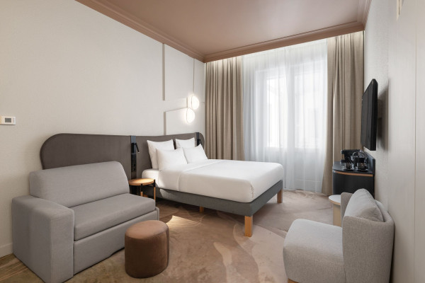 Deluxe Room with 1 double bed and sofa