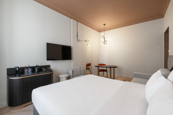 Deluxe Room with 1 double bed and sofa